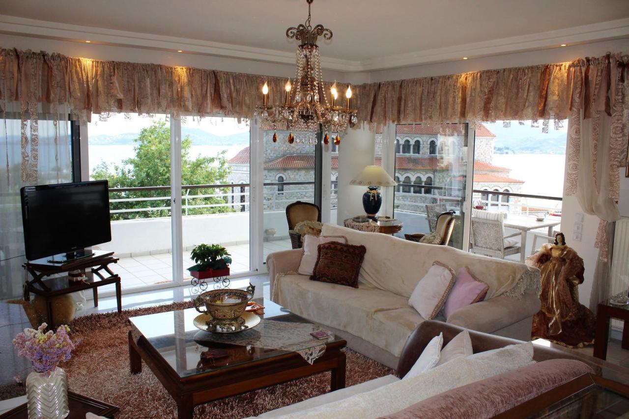 Luxury Sea View Apartment Волос Екстериор снимка